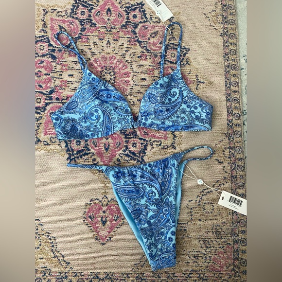 Frankies Bikinis Francesca Shine Top and Francesca shine bottom - Picture 13 of 15